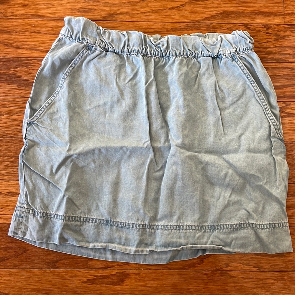 Banana Republic chambray skirt size small
